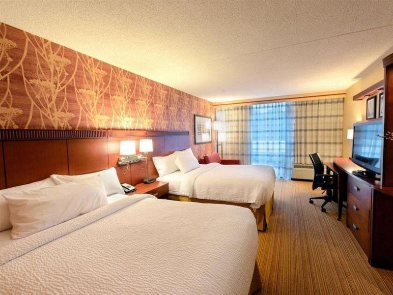 Courtyard By Marriott New York Laguardia Airport Hotel ภายนอก รูปภาพ